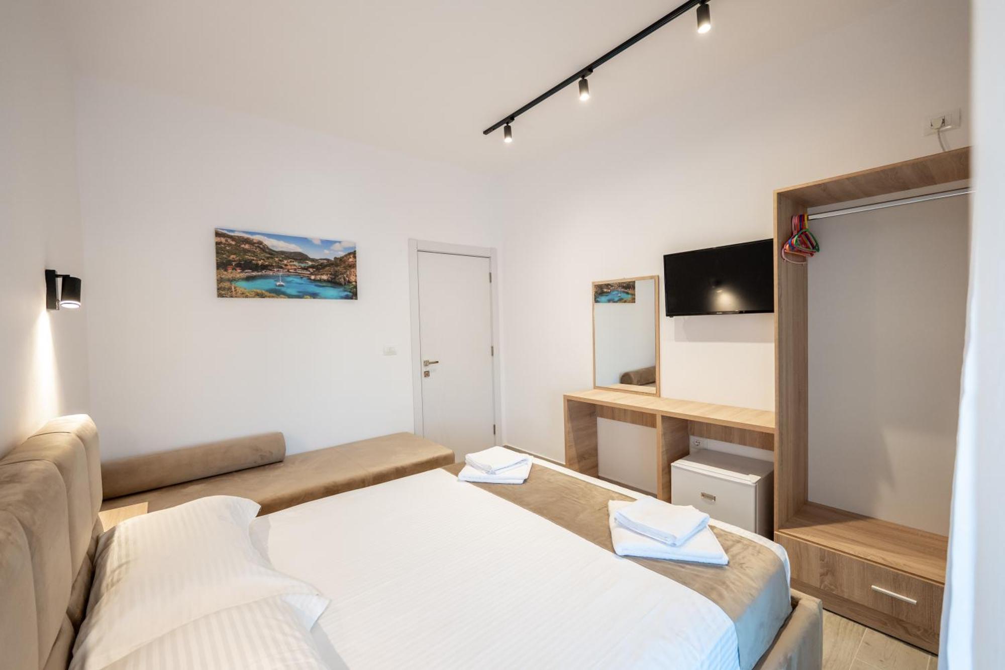 Hotel Perla Ксамил Екстериор снимка